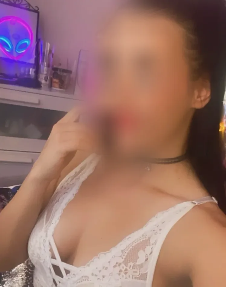 Carina, 21