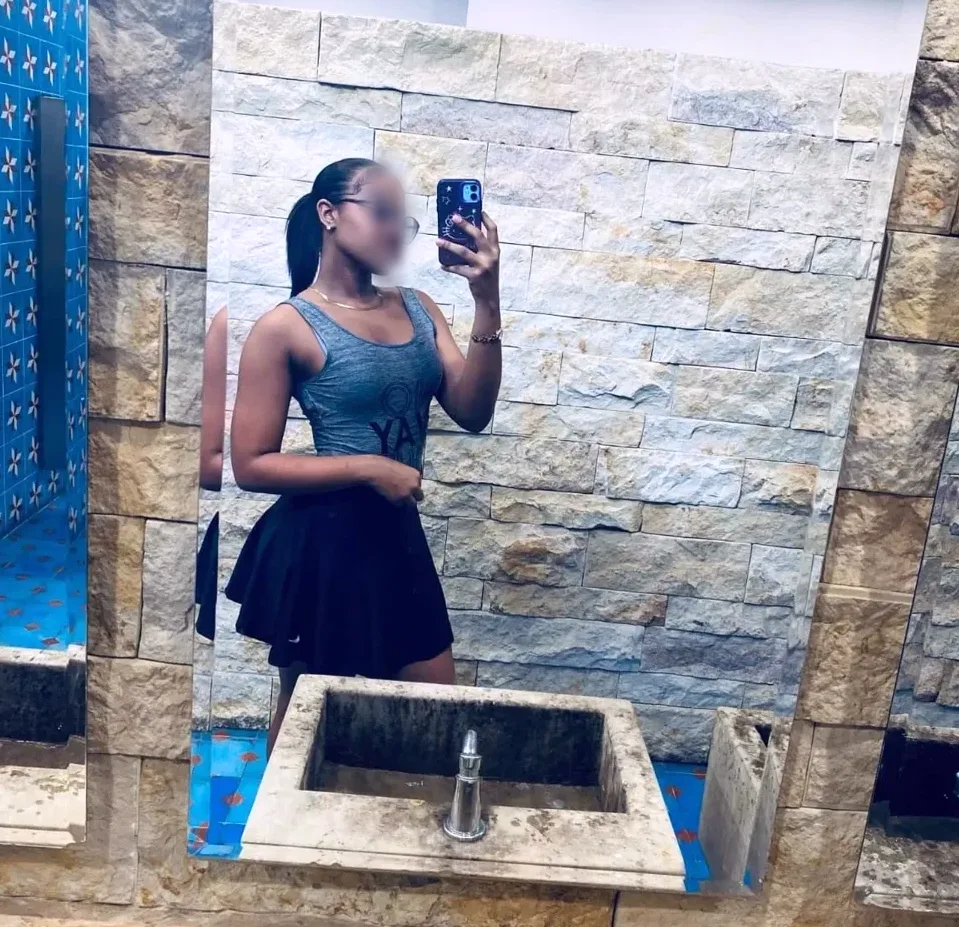 Sophie, 20
