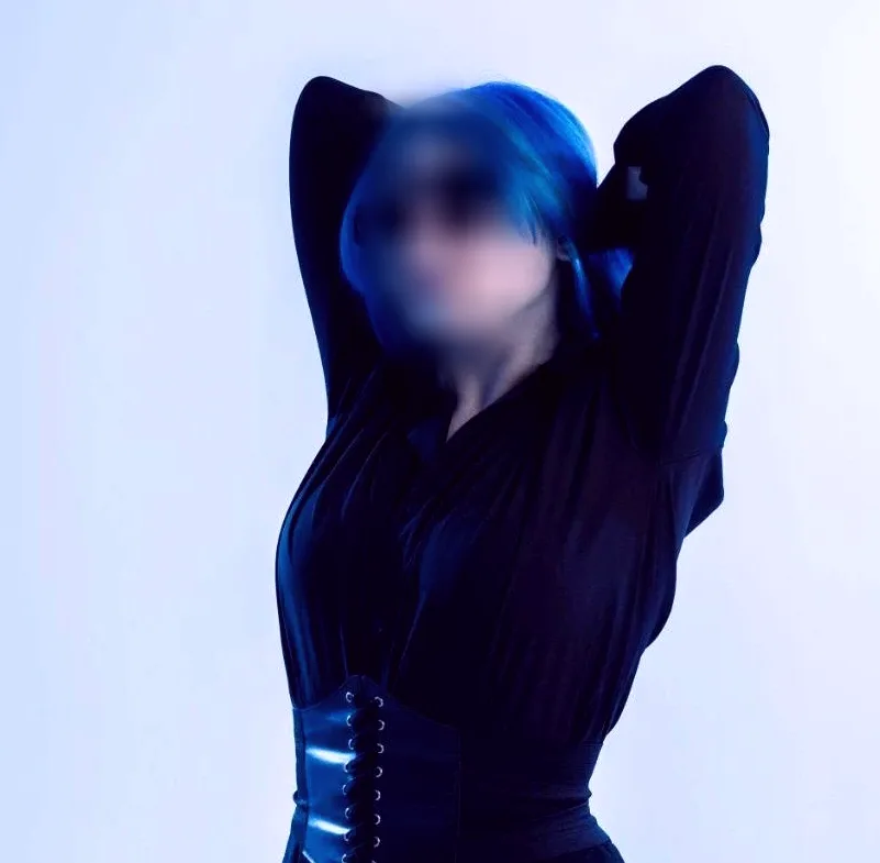 Yvonne, 21