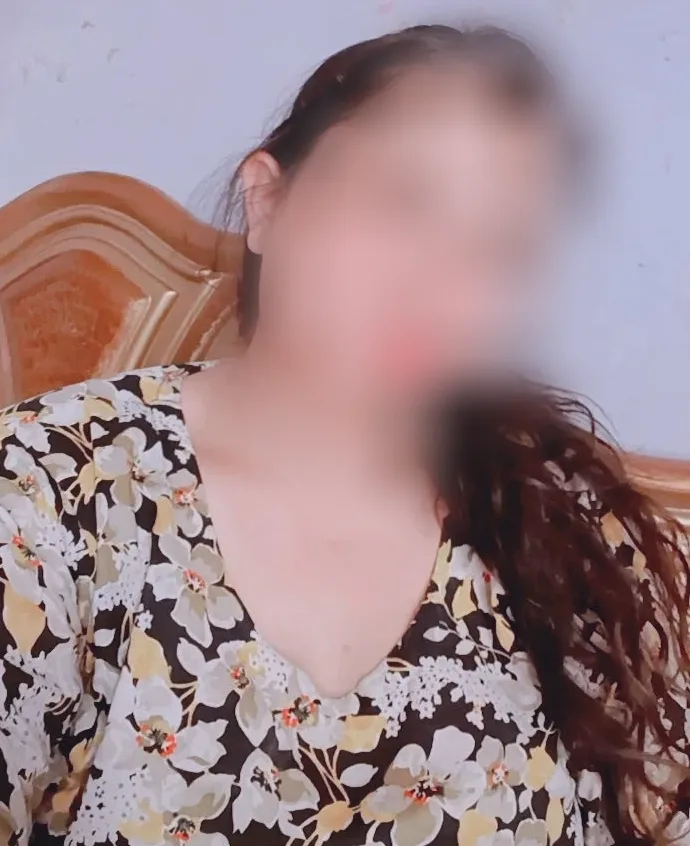 Zeynep, 29
